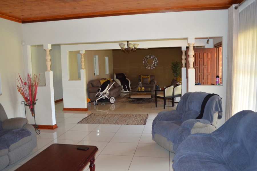 4 Bedroom Property for Sale in Flamwood North West